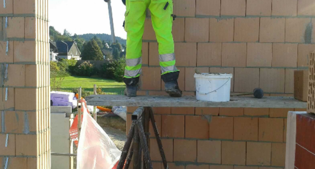 Требуются строители, специалисты каменщики для постоянной работы по кладке