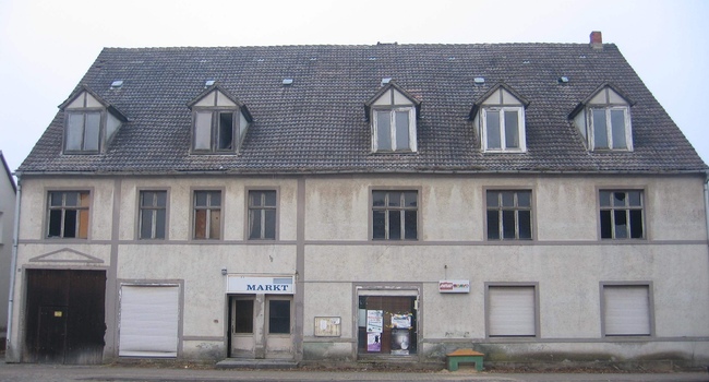 Дом с участком в Германии (требуется ремонт)